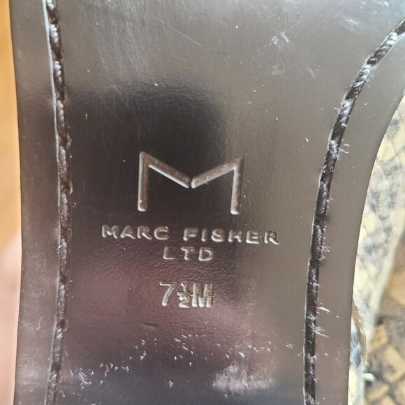 Marc Fisher LTD Yale snakeskin booties size 7.5 - Picture 7 of 7